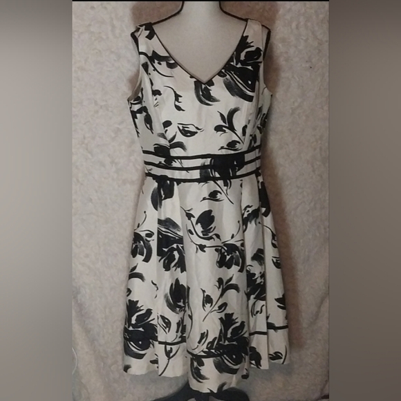 Jessica Howard Black and White Floral Dress - Picture 1 of 9